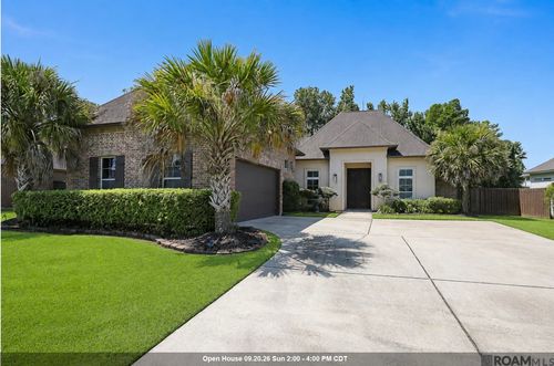16052 Magnolia Trace Pkwy, Saint George, LA, 70817-1653 | Card Image