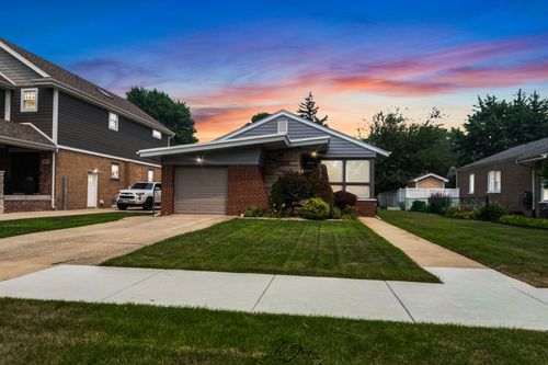 10029 S Central Park Ave, Evergreen Park, IL, 60805-3406 | Card Image