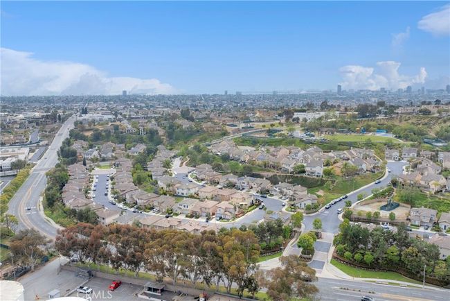 2216 Jeans Ct, House other with 3 bedrooms, 3 bathrooms and 2 parking in Signal Hill CA | Image 67