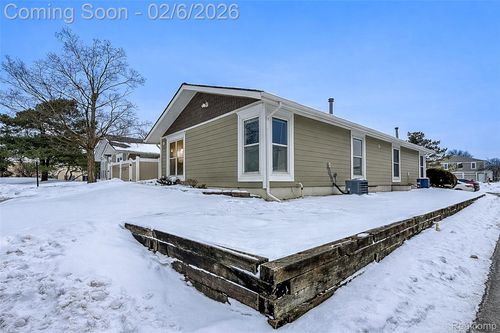 39615 Village Wood Ln, Novi, MI, 48375-4552 | Card Image