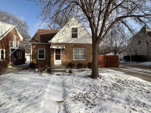 402 N 68th Street, Wauwatosa, WI, 53212 | Card Image
