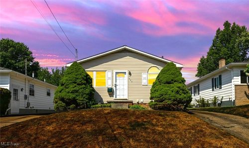 494 Fulmer Ave, Akron, OH, 44312-2036 | Card Image