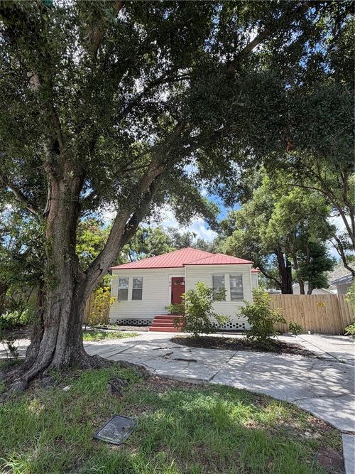 104 W Lambright St, TAMPA, FL, 33604-6038 | Card Image