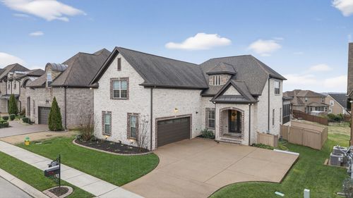 607 Southshore Pt, Mount Juliet, TN, 37122-2664 | Card Image