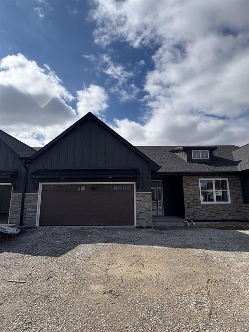 3385 Shawano Avenue, Howard, WI, 54313 | Card Image