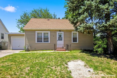 12 Arlington Ln, Fox Lake, IL, 60020-1702 | Card Image
