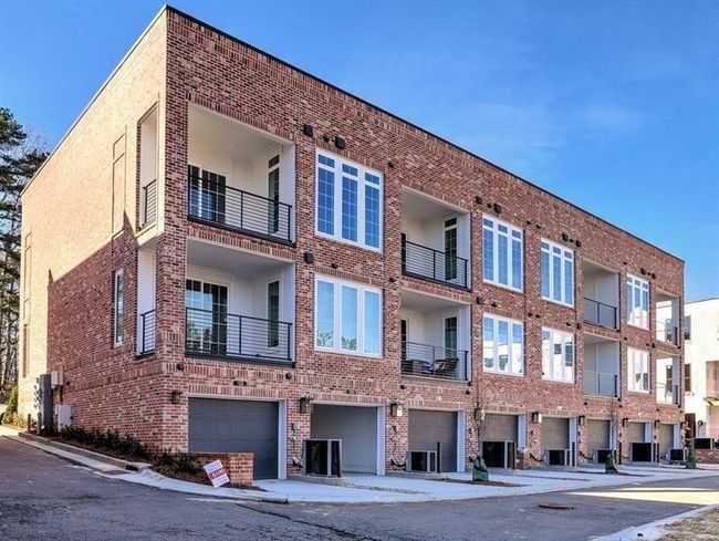 155 Devore Rd, Condo with 2 bedrooms, 1 bathrooms and 1 parking in Alpharetta GA | Image 41