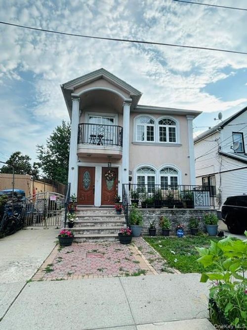 9444 214th St, Queens Village, NY, 11428-1721 | Card Image