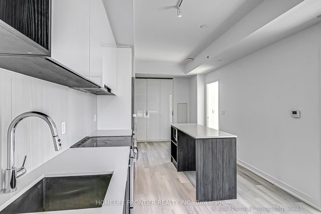 731 - 31 Tippett Rd, Condo with 2 bedrooms, 2 bathrooms and null parking in Toronto ON | Image 6
