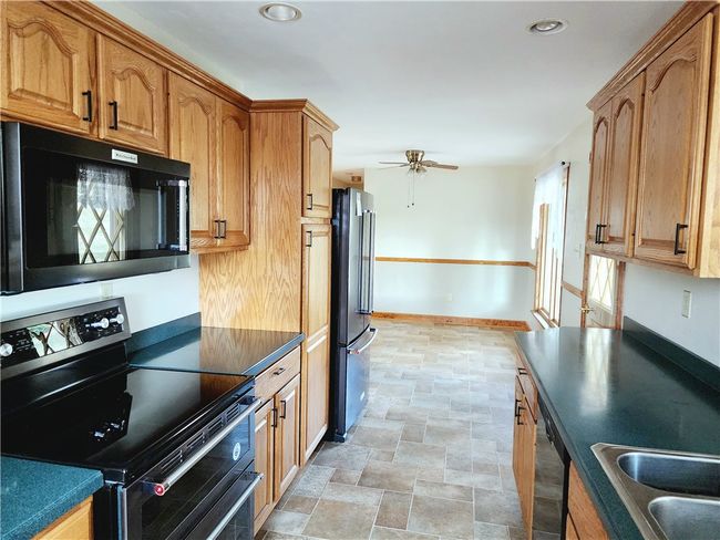 649 Maple St, House other with 3 bedrooms, 2 bathrooms and 1 parking in Worthington PA | Image 9