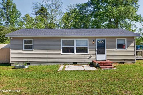 555 Cedar St, Bolton, NC, 28423-8457 | Card Image