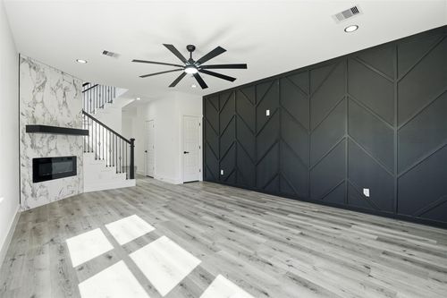 116 S 3rd St, La Porte, TX, 77571-5008 | Card Image