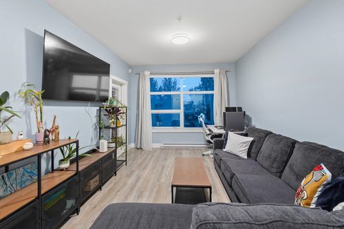 306-22577 Royal Cres, Maple Ridge, BC, V2X2M2 | Card Image