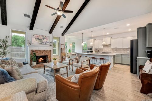 110 Breamoor, Boerne, TX, 78015-2259 | Card Image