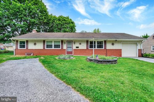 2050 Herman Dr, York, PA, 17408-1518 | Card Image