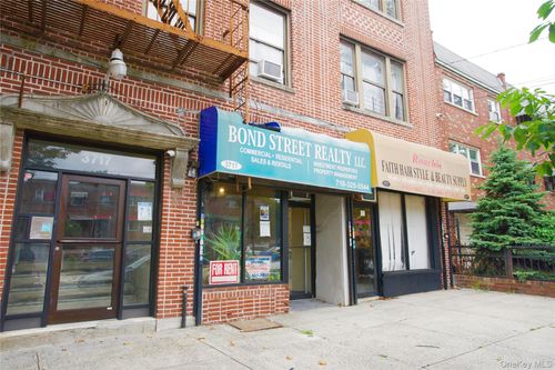 3717 Bronxwood Ave, Bronx, NY, 10469-1042 | Card Image