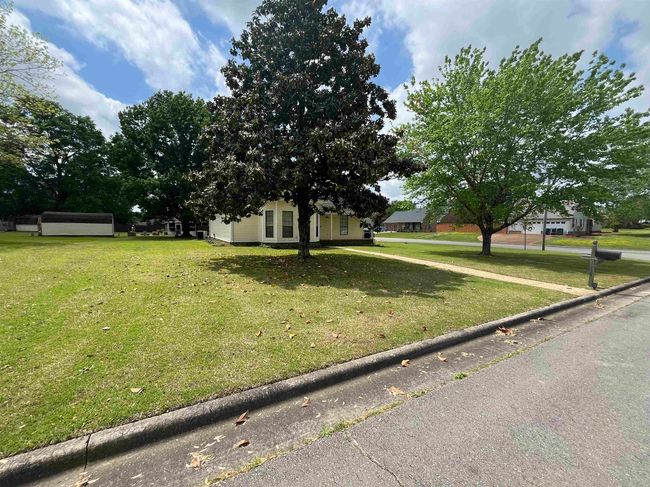 205 Cordelia Way, House other with 3 bedrooms, 2 bathrooms and null parking in Florence AL | Image 6