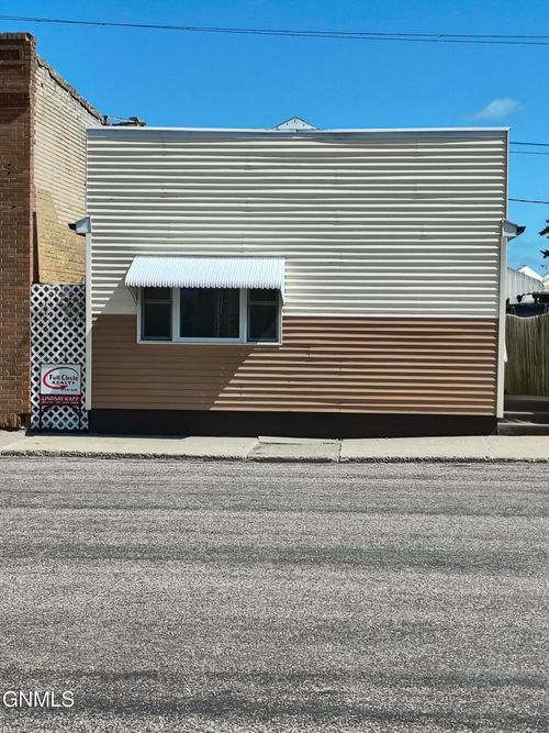 416 Main St, Edgeley, ND, 58433-7116 | Card Image