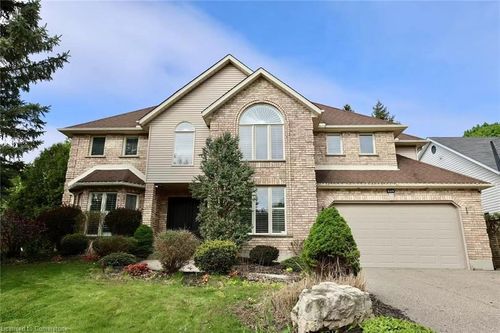 525 Leighland Dr, Waterloo, ON, N2T2H5 | Card Image