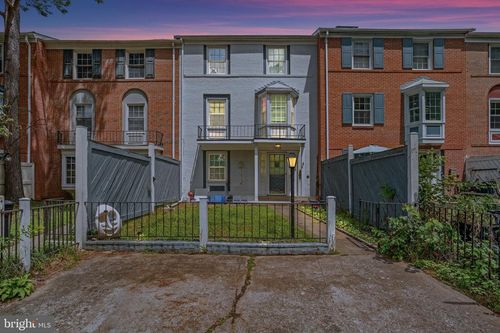 7916 Central Park Cir, ALEXANDRIA, VA, 22309-1220 | Card Image