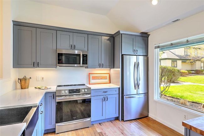 3 Pendleton Pl, Condo with 2 bedrooms, 2 bathrooms and 2 parking in Narragansett RI | Image 15