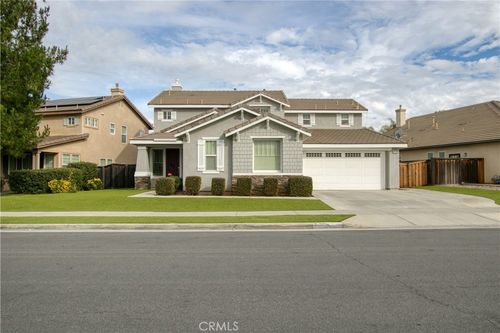 32130 Spun Cotton Dr, Winchester, CA, 92596 | Card Image
