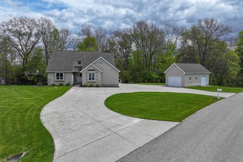 2889 Galway Bay Dr, Metamora, MI, 48455-9722 | Card Image