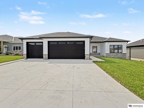 225 Kristi Ln, Hickman, NE, 68372-2103 | Card Image
