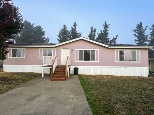 243 Owyhee Ln, Roseburg, OR, 97471-7023 | Card Image