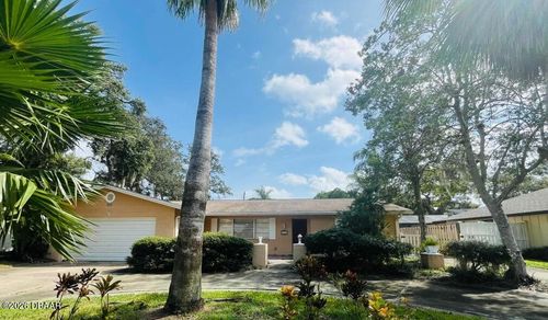 711 Lindenwood Cir E, Ormond Beach, FL, 32174-4620 | Card Image