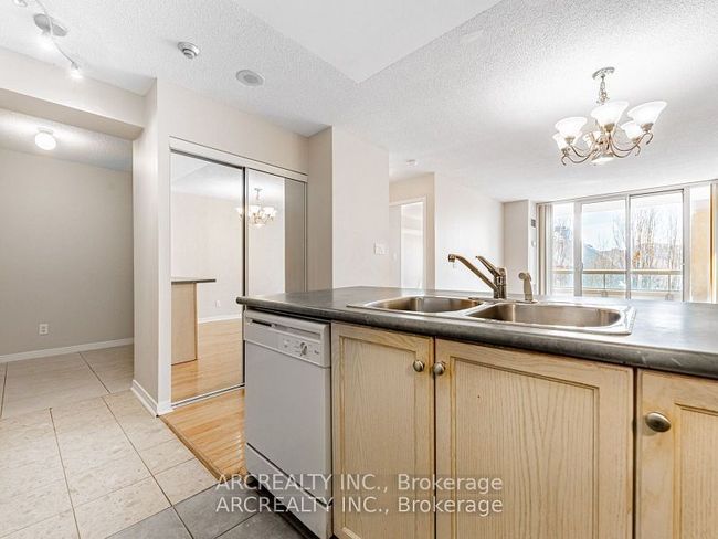 311 - 19 Northern Heights Dr, Condo with 2 bedrooms, 1 bathrooms and 1 parking in Richmond Hill ON | Image 6