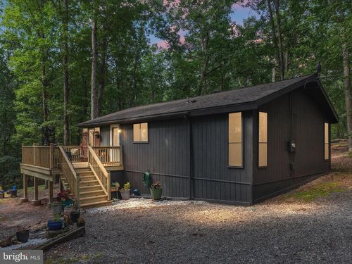359 Cayuga Trl, HEDGESVILLE, WV, 25427-7312 | Card Image