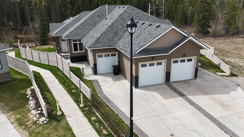 128 Berry Pl, Hinton, AB, T7V0C1 | Card Image