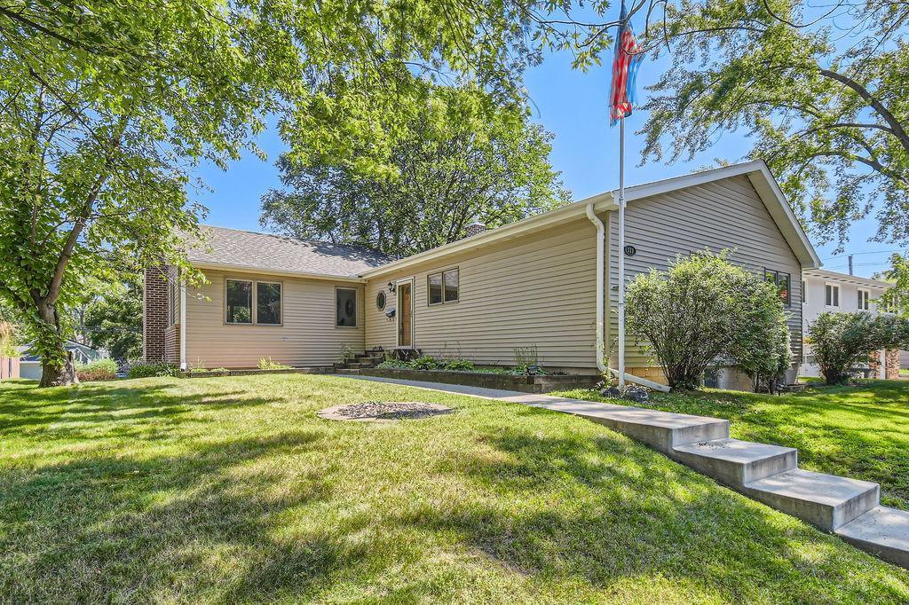 19th Ave, Hopkins, MN 55343