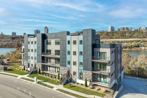 303-745 Manhattan Blvd, Dayton, KY, 41074-2010 | Card Image