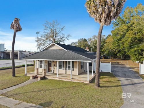 1705 Poplar St, Flomaton, AL, 36441-5462 | Card Image