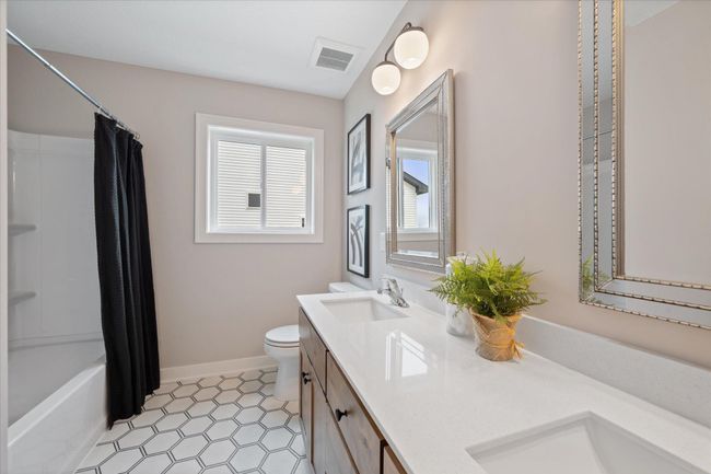 OneTenTen Homes Emerald Isle Madison Loft Model - 14367 Acer Ave., Rosemount | Image 30