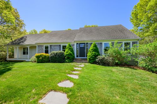 284 Braggs Ln, Barnstable, MA, 02630-1540 | Card Image