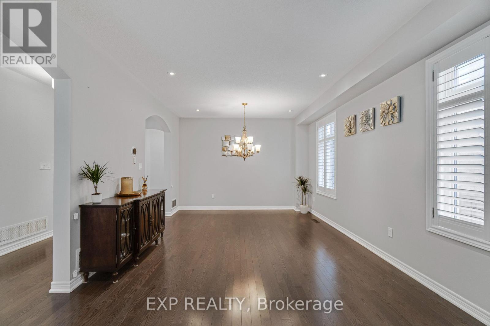 Residential in Mississauga (Churchill Meadows) 2
