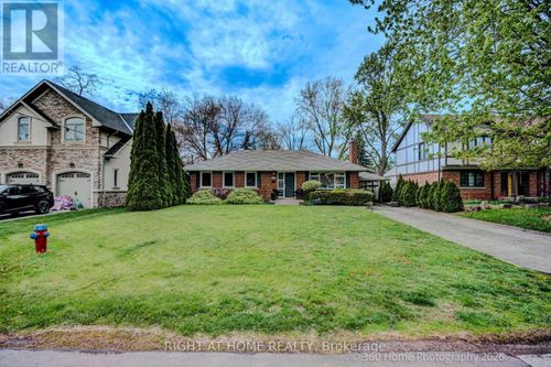 1493 Constance Dr, Oakville, ON, L6J2T8 | Card Image