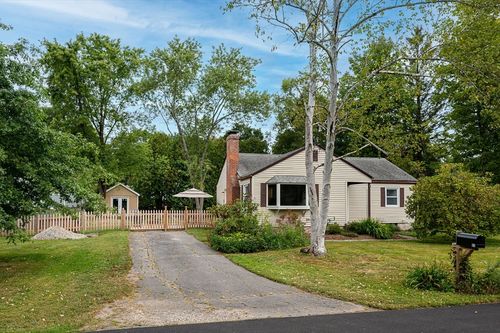 23 John St, Easthampton, MA, 01027-1945 | Card Image