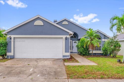 401 Oxford Dr, DAVENPORT, FL, 33897-7340 | Card Image