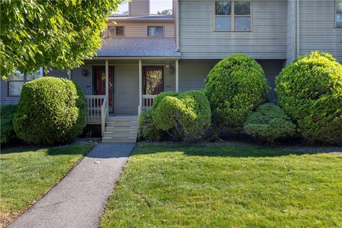 1902 Pinewood Dr, Smithfield, RI, 02917-3141 | Card Image