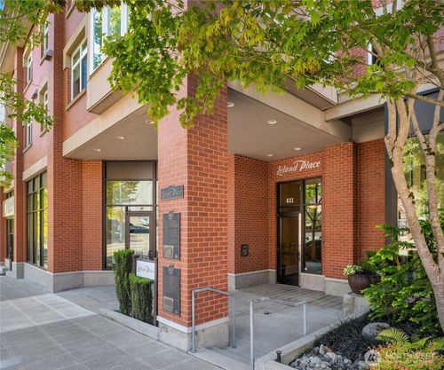 202-631 Market St, Kirkland, WA, 98033-5410 | Card Image