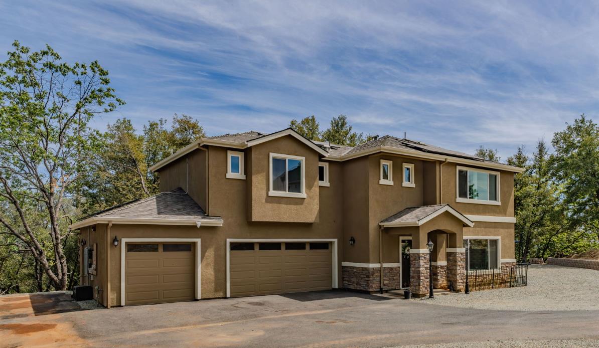 Residential in Pine Grove 3