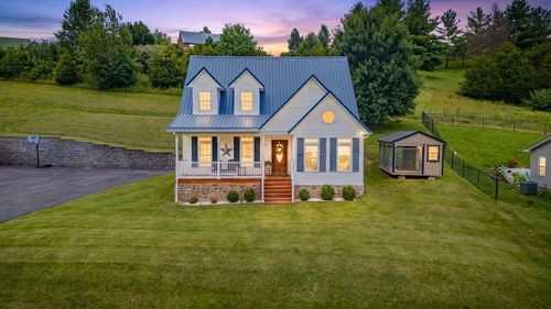 472 Evas Walk, Pounding Mill, VA, 24637-4241 | Card Image