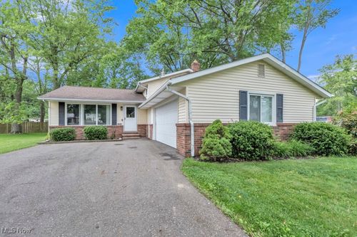 1999 Berger Ave, Stow, OH, 44224-3405 | Card Image