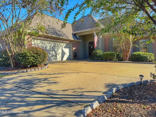 145 Stillhouse Creek Dr, Madison, MS, 39110-6943 | Card Image