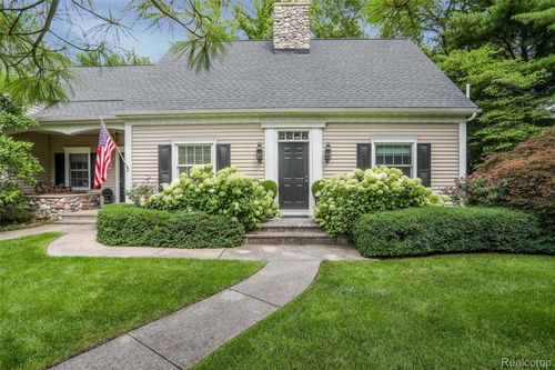 4200 Surrey Cross, Bloomfield Hills, MI, 48301-1669 | Card Image