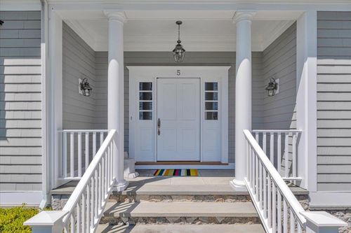 5 Fairway Dr, Mamaroneck, NY, 10543-1032 | Card Image